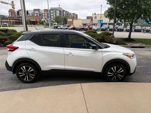 Used 2020 Nissan Kicks SV FWD image 4