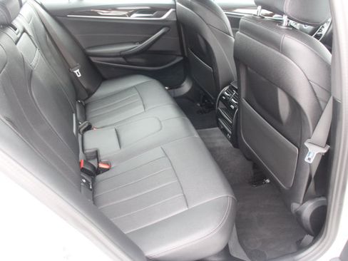 Used 2023 BMW 530i w/ Convenience Package RWD image 18