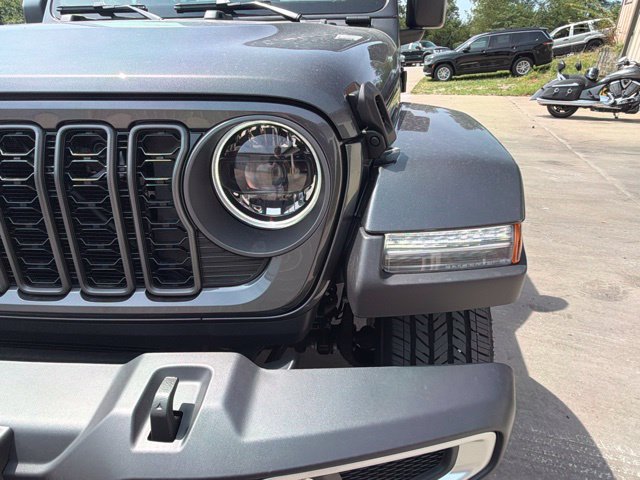 New 2026 Jeep Gladiator Mojave AWD/4WD image 9