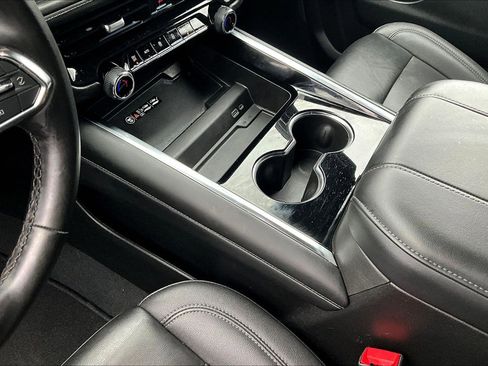 Used 2025 Chevrolet Tahoe LT image 10