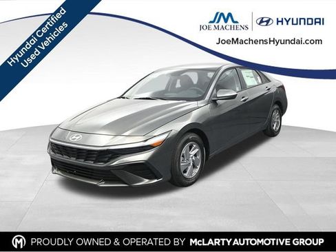 Used 2025 Hyundai Elantra SE FWD image 5