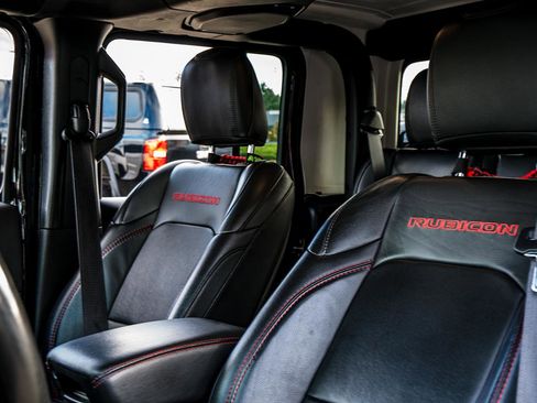 Used 2022 Jeep Gladiator Rubicon w/ Trailer Tow Package image 27