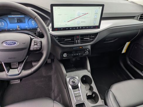 New 2026 Ford Escape Platinum w/ Equipment Group 601A image 21