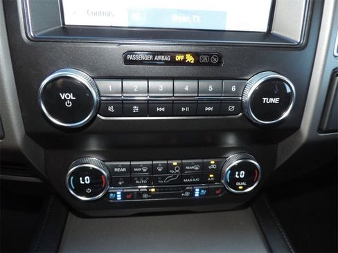 Used 2021 Ford Expedition XLT image 22