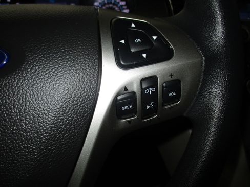 Used 2017 Ford Taurus SE FWD image 23