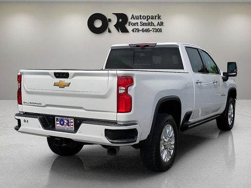 Used 2023 Chevrolet Silverado 2500 High Country w/ Z71 Off-Road Package image 5