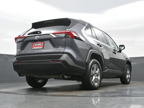 Used 2022 Toyota RAV4 LE AWD/4WD image 29