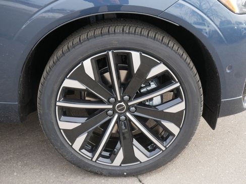 New 2026 Volvo XC60 B5 Ultra w/ Climate Package AWD/4WD image 4