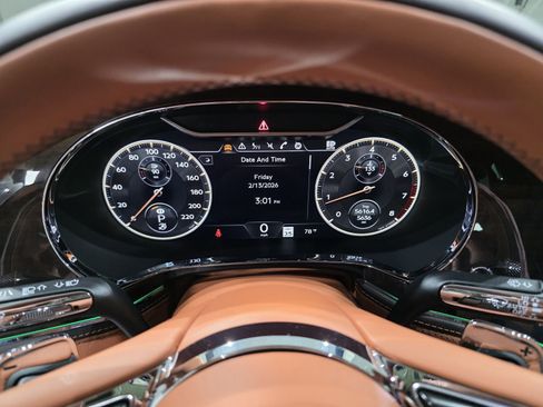 Used 2023 Bentley Flying Spur Azure image 16