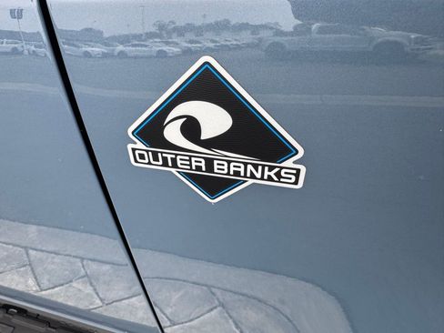 Used 2025 Ford Bronco Outer Banks image 5