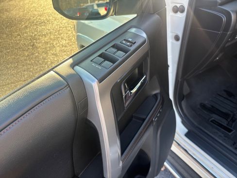 Used 2016 Toyota 4Runner Limited image 11