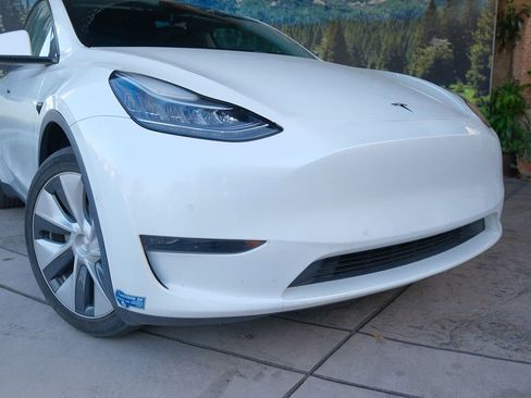 Used 2020 Tesla Model Y Long Range AWD/4WD image 5