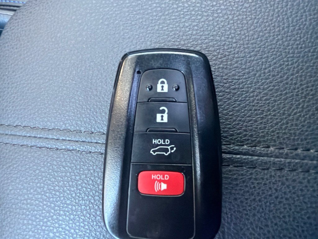 Used 2022 Toyota RAV4 XSE AWD/4WD image 30