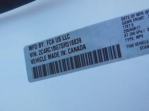 Used 2025 Chrysler Pacifica Select image 25