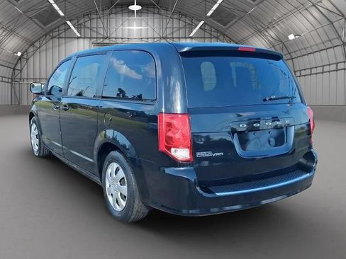 Used 2018 Dodge Grand Caravan SE w/ UConnect Hands-Free Group FWD image 3