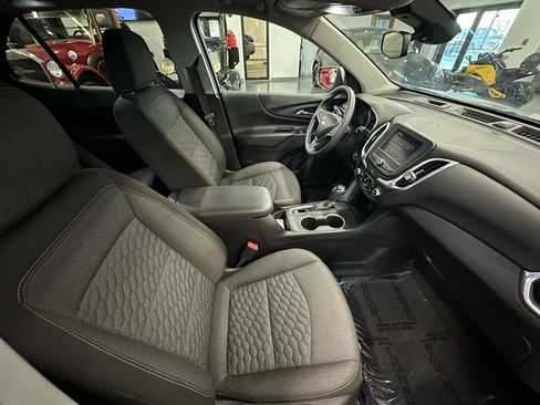 Used 2021 Chevrolet Equinox LT FWD image 16