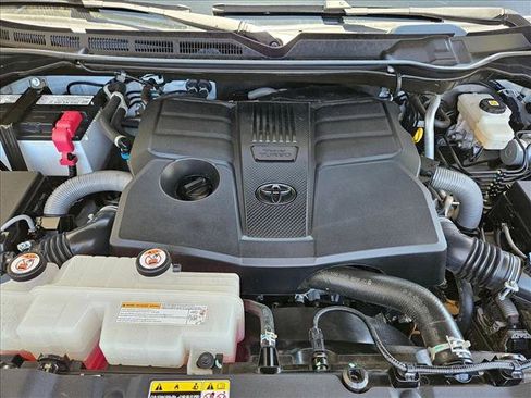 Used 2024 Toyota Tundra Limited AWD/4WD image 27