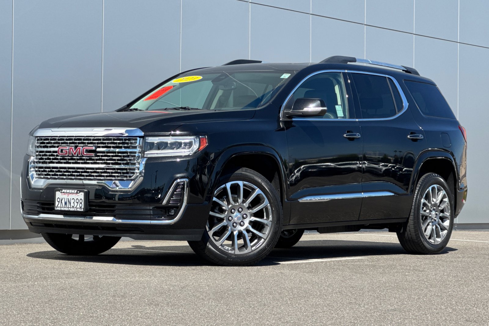 Used 2023 GMC Acadia Denali FWD image 1