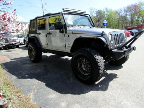 Used 2015 Jeep Wrangler Unlimited Sport image 10