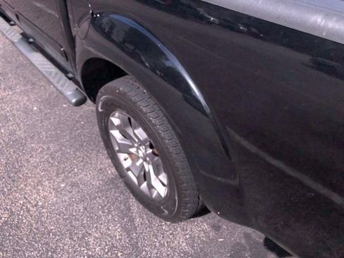 Used 2019 Nissan Frontier SL RWD image 11