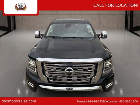 Used 2020 Nissan Titan SL w/ Moonroof Package image 5