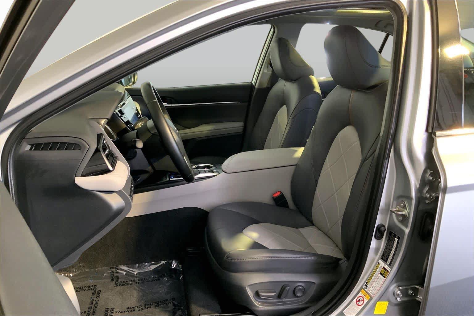 Used 2019 Toyota Camry XLE w/ Driver Assist Package FWD image 9