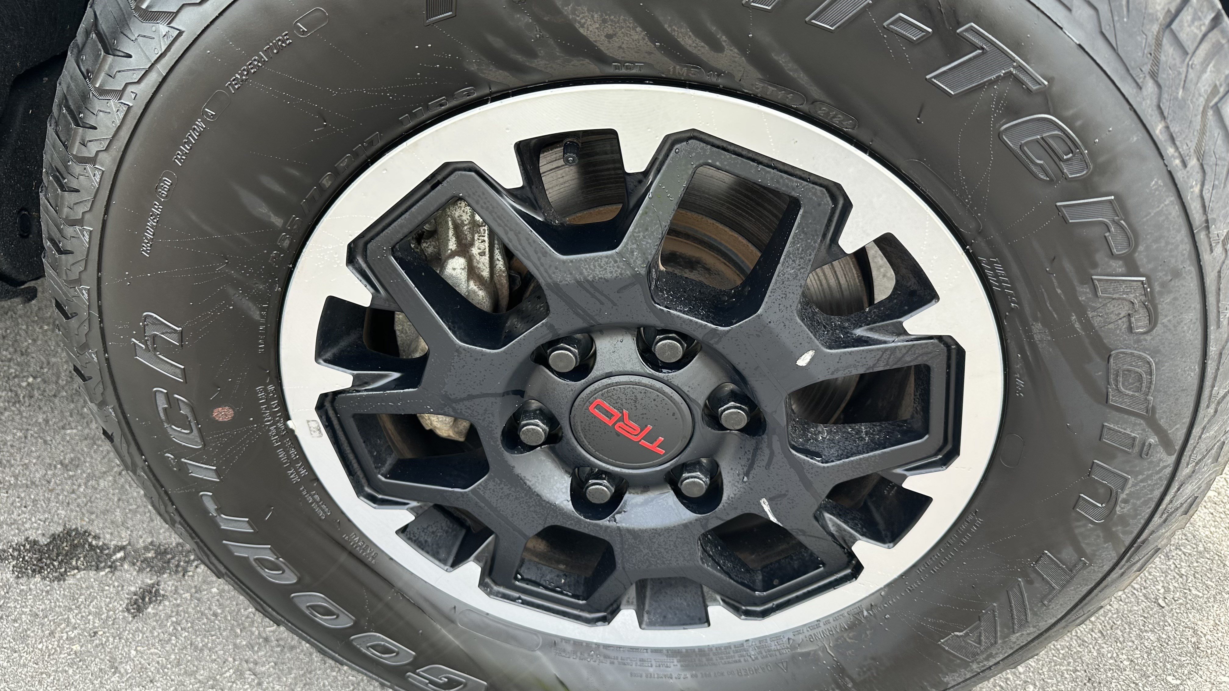 Used 2024 Toyota Tacoma TRD Off-Road w/ TRD Off Road Premium Package AWD/4WD image 15