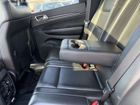 Used 2015 Jeep Grand Cherokee Limited w/ Luxury Group II image 17