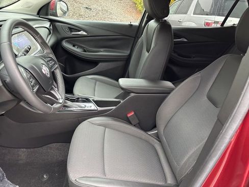 Used 2022 Buick Encore GX Select w/ Sport Touring Package image 9