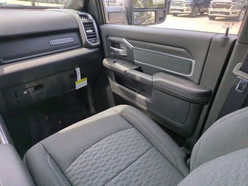 New 2026 RAM 2500 Big Horn AWD/4WD image 17
