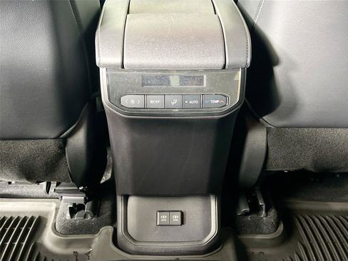 Used 2021 Toyota Highlander XSE image 24
