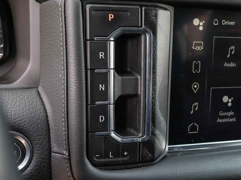 Used 2023 GMC Yukon Denali RWD image 23