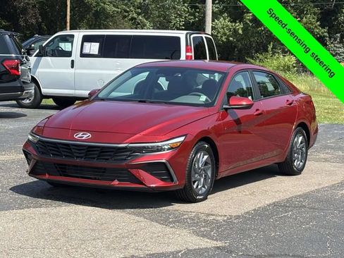 Used 2024 Hyundai Elantra SEL FWD image 30