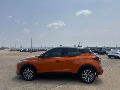Used 2024 Nissan Kicks SV w/ Exterior Package FWD image 12