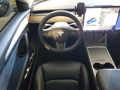 Used 2021 Tesla Model 3 Long Range image 10