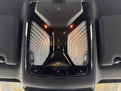 Certified 2023 BMW M550i xDrive w/ Executive Package image 28