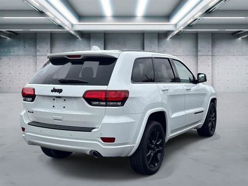 Used 2020 Jeep Grand Cherokee Altitude AWD/4WD image 4