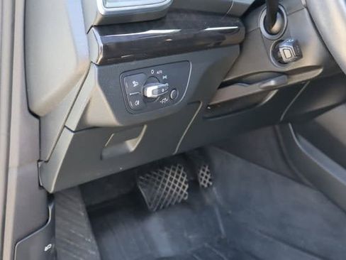 Used 2019 Audi Q5 2.0T Premium w/ Convenience Package AWD/4WD image 23