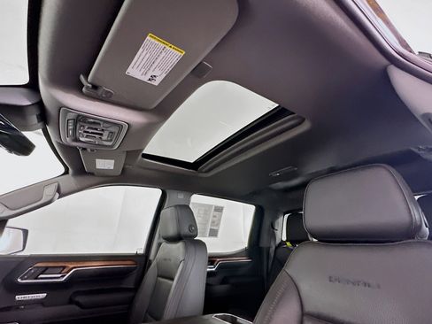 Used 2022 GMC Sierra 1500 Denali w/ Denali Reserve Package image 26