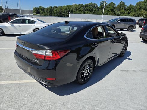 Used 2017 Lexus ES 350 w/ Premium Package FWD image 5