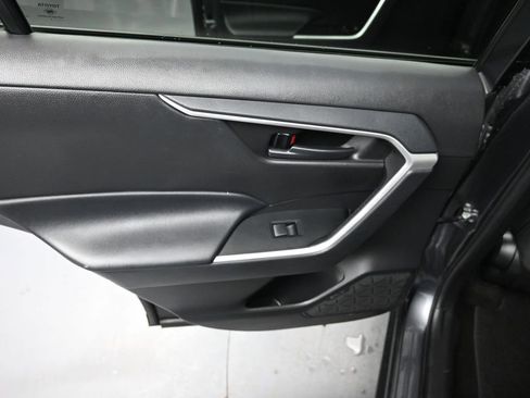Used 2021 Toyota RAV4 LE w/ Carpet Mat Package (TMS) image 22