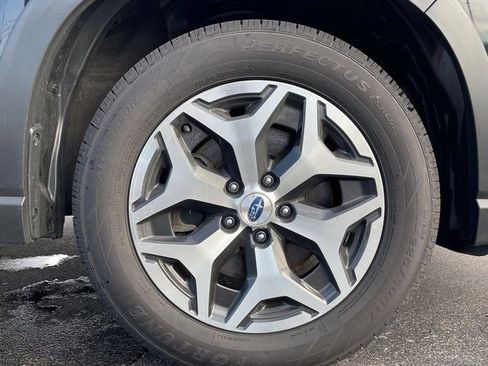 Used 2023 Subaru Forester Premium image 18