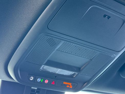 Used 2026 Chevrolet Traverse LT w/ Midnight/Sport Edition image 24