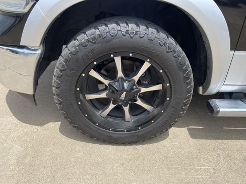 Used 2016 RAM 1500 Laramie RWD image 11