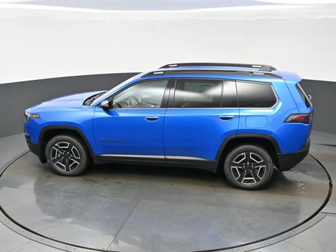 New 2026 Jeep Cherokee Laredo AWD/4WD image 19