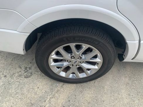 Used 2015 Ford Expedition Limited w/ Equipment Group 301A RWD image 5