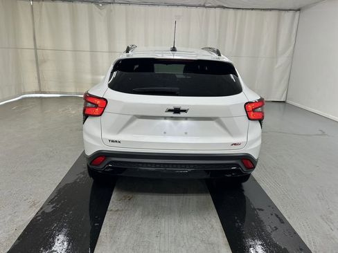 Used 2025 Chevrolet Trax RS w/ Sunroof Package FWD image 21