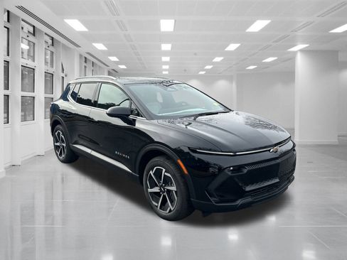 New 2026 Chevrolet Equinox EV LT image 3