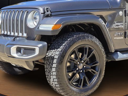 Used 2019 Jeep Wrangler Unlimited Sahara w/ Uconnect 4C Nav & Sound Group AWD/4WD image 39