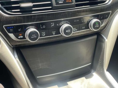 Used 2022 Honda Accord Touring image 17